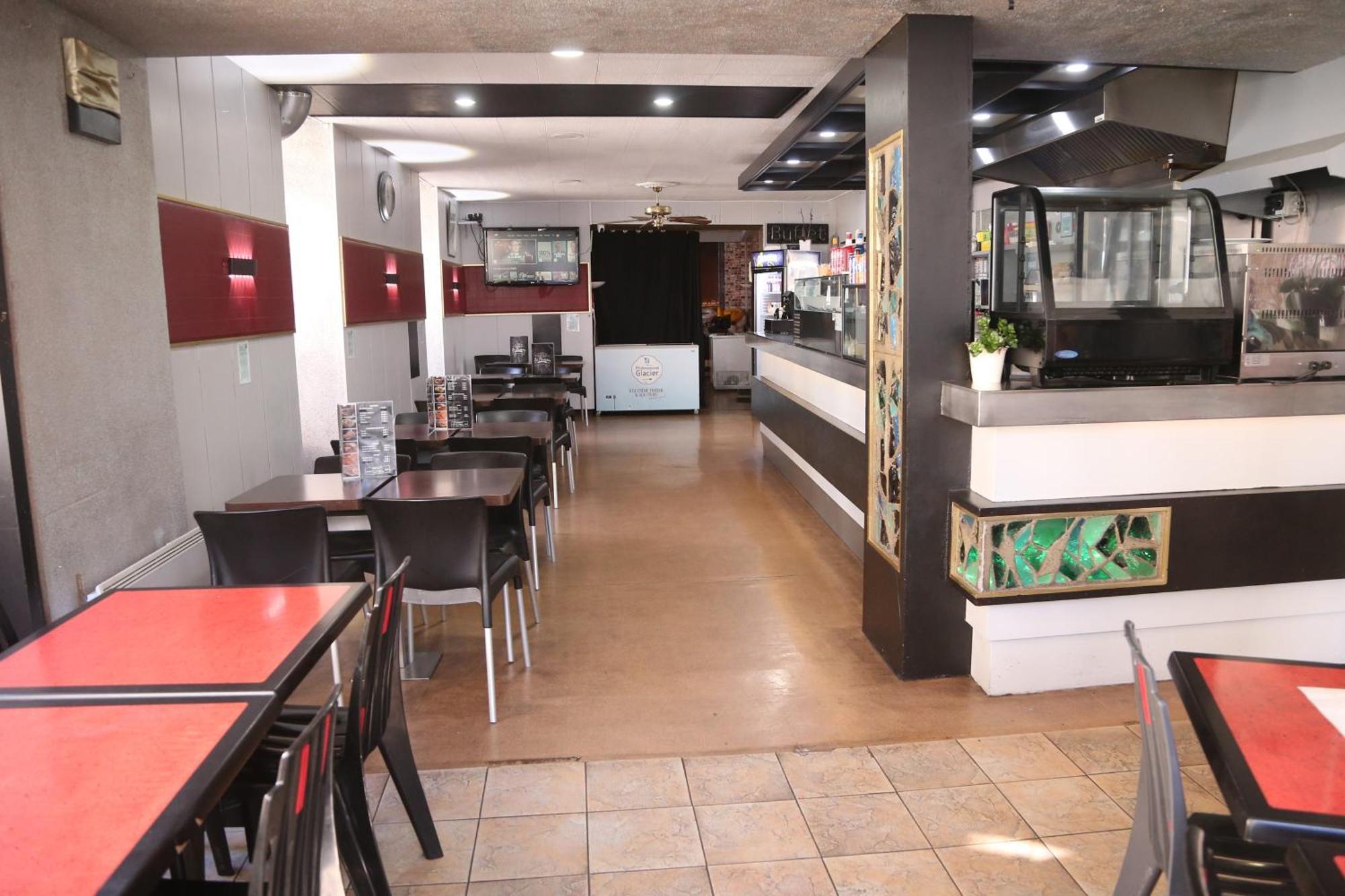 Hotel Restaurant Le Parisien لورد المظهر الخارجي الصورة